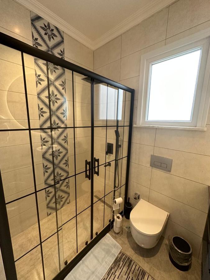 Center Of City In Besiktas 2 Plus 1 With 2 Bathroom And 3 Air Conditioner Istanbulská provincie Exteriér fotografie