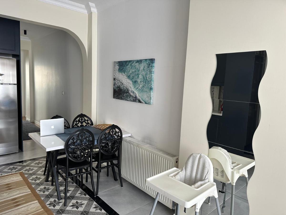 Center Of City In Besiktas 2 Plus 1 With 2 Bathroom And 3 Air Conditioner Istanbulská provincie Exteriér fotografie