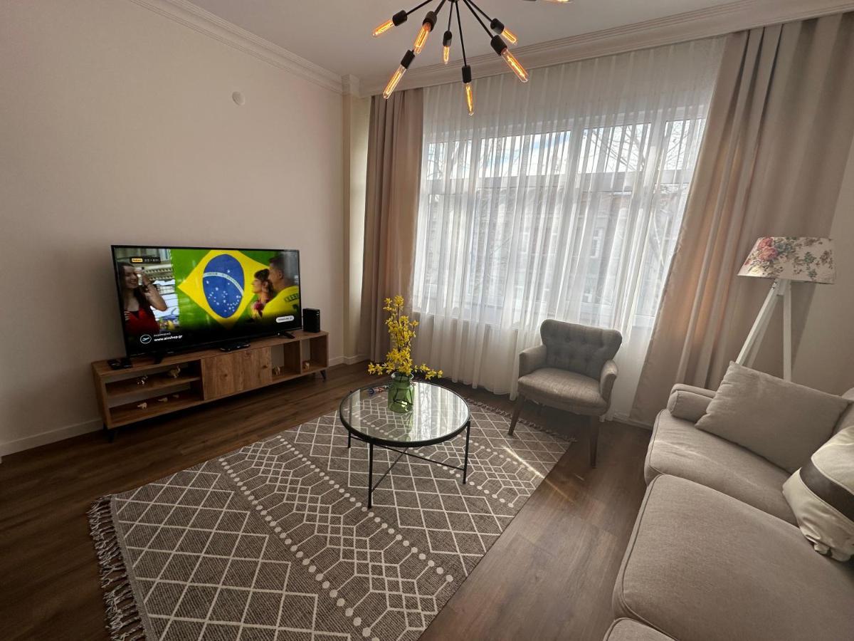 Center Of City In Besiktas 2 Plus 1 With 2 Bathroom And 3 Air Conditioner Istanbulská provincie Exteriér fotografie